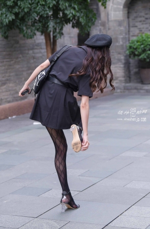 2065-2+83/美腿网丝女孩 4P