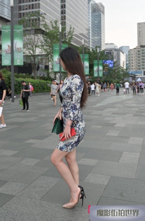 紧身包屯裙高跟美女3A700[680M]