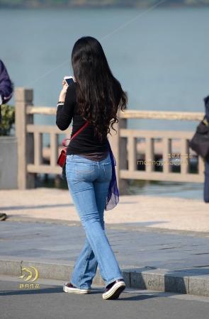 A4腰的长发蓝牛妹子—-（18P）