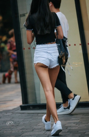 长腿姐姐最爱露臀热裤