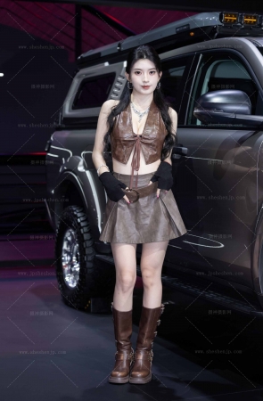 LB124-97P 成都车展-性感深V美胸车模网红BB酱
