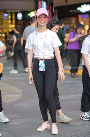 害羞爱笑的黑色紧身**