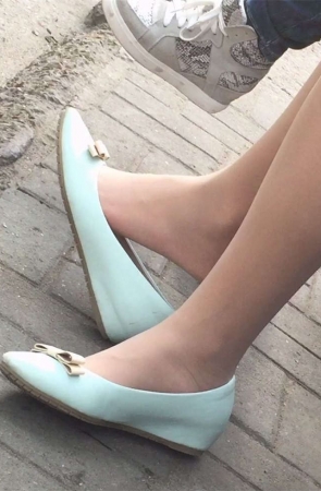 户外肉色丝袜美女