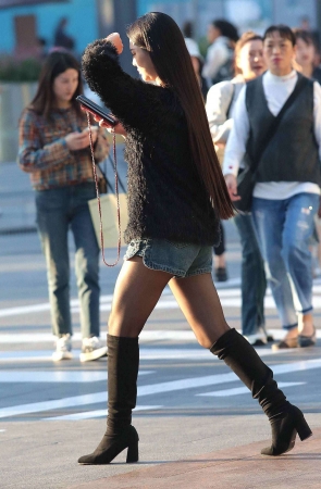 街拍黑丝少妇-15P