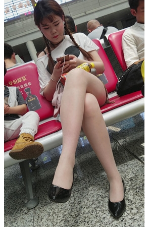 双马尾肉丝小妹