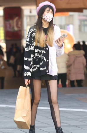 街拍丝袜妹子