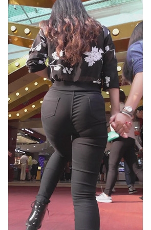 超紧黑裤小姐姐