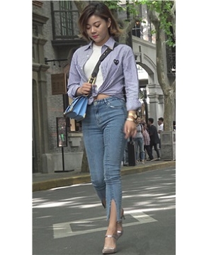 4k-貌美如花的紧身蓝色牛仔裤美女姐姐边走边拍[2.94 GB]