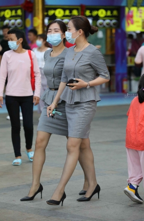 珠宝xiao shou灰 丝高 跟灰色职业装