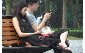 公园一角 [2.12 GB/MP4]