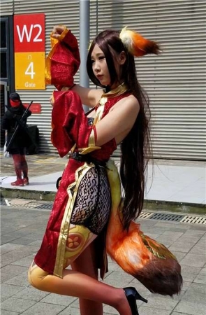 4k-酒红色丝袜甜美可爱cosplay的二次元美少女