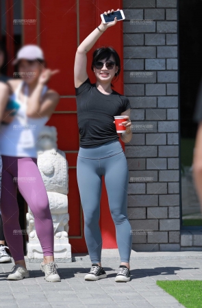 第1579篇可爱紧身美女