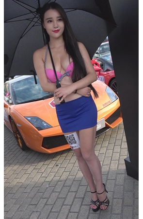 性感漂亮的车模美女