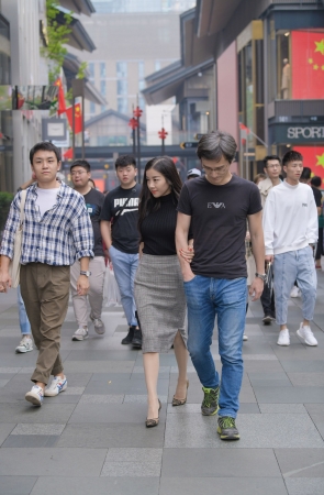 一代美人，肉丝高跟太迷人