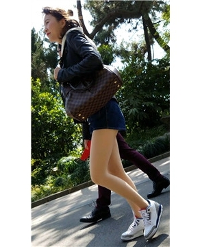 4k-牛仔热裤丝袜街拍美腿