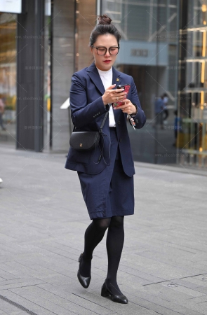 25818-6-47√太古里黑丝职员～