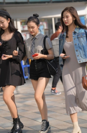 青春靓丽牛仔短裤 [28P-677MB]