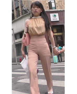 街拍超极品性感年轻美少妇 [3.34 GB]