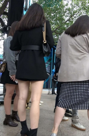 4K – 美腿姐姐 [1.63 GB/MP4]