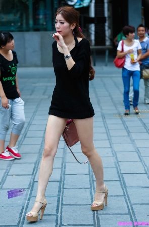 李欢原创——–长腿，美女（14P）