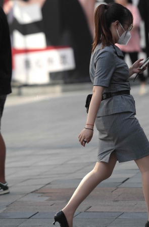 性感肉丝街拍高跟OL