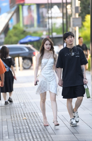 23716-17=67√雪糕白女友