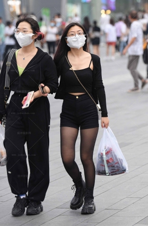 黑色丝袜带来诱惑在冒烟/231117-7-33 14P