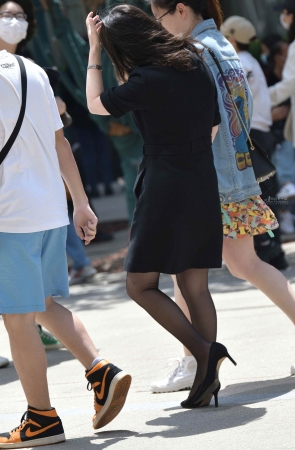 街拍黑丝是否可看