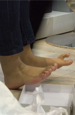 4K – 试鞋 [772 MB/MP4]