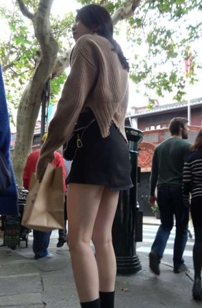 4K – 短裙美腿性感街拍美女姐姐 [1.17 GB/MP4]
