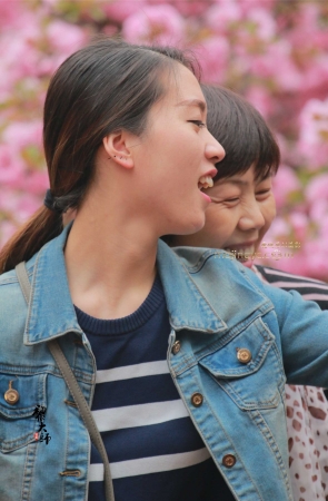 笑容灿烂的牛仔黑牛（35P）