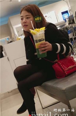 4k-黑丝美腿美眉鞋店试鞋。