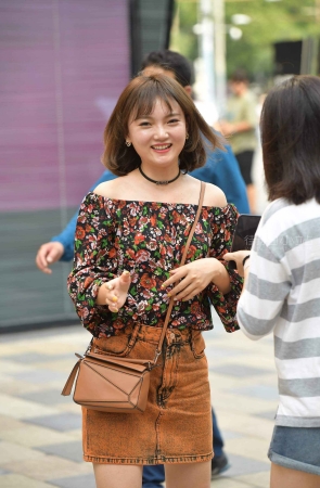 甜美笑容的姐姐