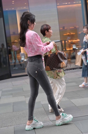 2355-7=81蜜桃裤 14P