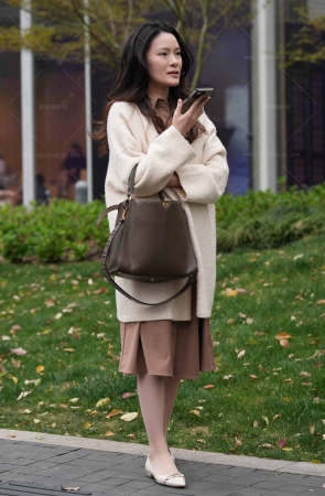 上海时装周之等车的肉丝42P 10P