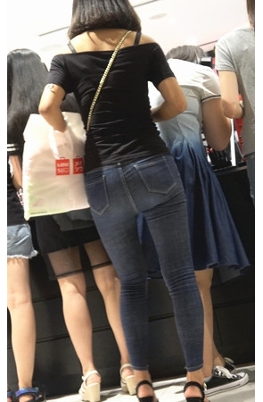 漂亮的牛仔妹子[949M/MP4]