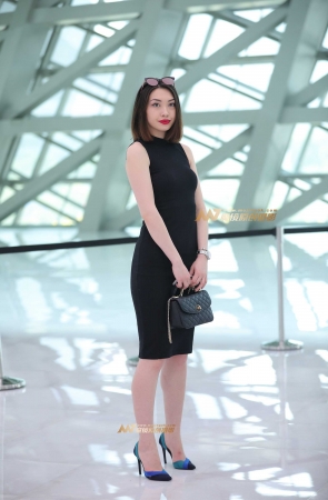 女人韵味十足的超模大赛女嘉宾