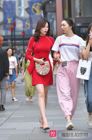 靓丽的美腿美女3A331[559M]