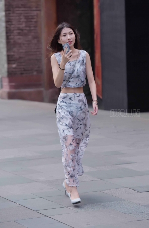 小姐姐的腰真细