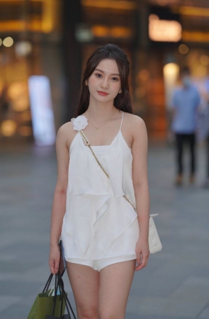 天仙白月光成都街拍 [145P-1.66GB]