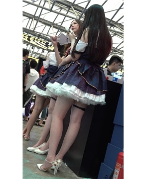 4K 2018CJ展会舞台边的高跟美腿连衣裙美少女 [1.42 GB]