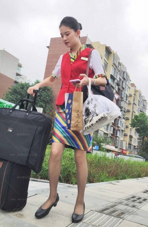 4K视频偶遇西藏航空颜值空姐制服灰丝视觉惊艳 6P