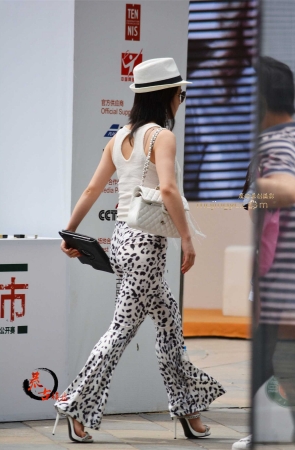 9-24 黑白豹纹裤