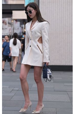 戴着墨镜的气质美女(37P)