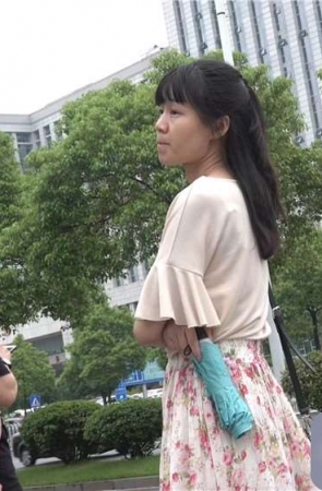 长裙，凉高跟，美足街拍美女