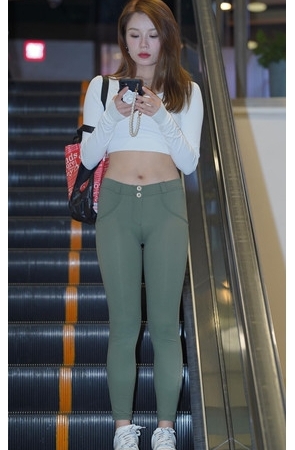 紧牛美女(1040P)[14G/JPG]