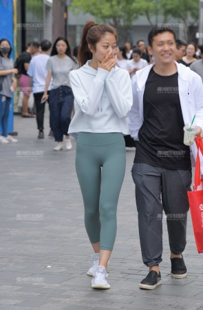 性感绿色瑜伽裤