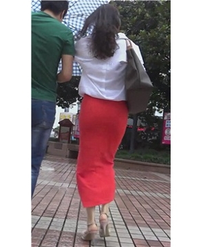 街拍红裙性感高跟鞋美女 [329 MB]