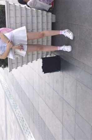 白色小短裙小清新妹子