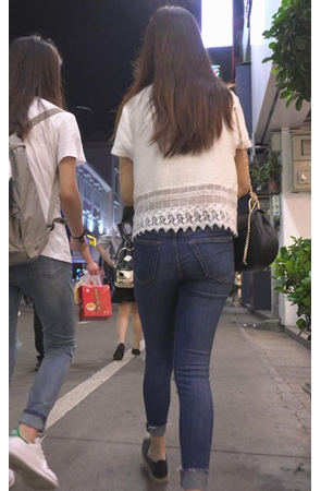 夜拍牛仔裤妹子